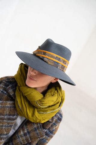 Sombrero Gelgo mostaza | Rivera x Alexia Álvarez de Toledo