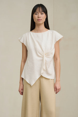 Virela off-white blouse