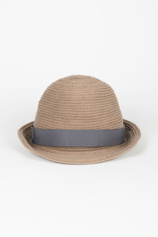 Gorro Caena beige con cinta gris
