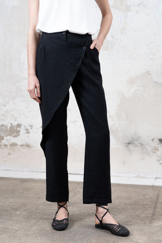 PANTALON CRUZADO  NEGRO