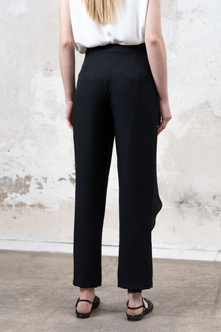 PANTALON CRUZADO  NEGRO