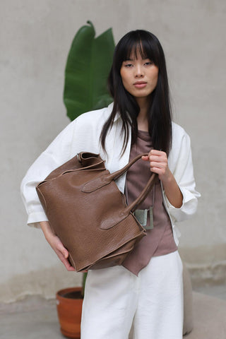 Lyria brown bag